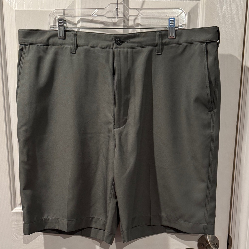 PGA Tour Men's Gray Flat Front Shorts